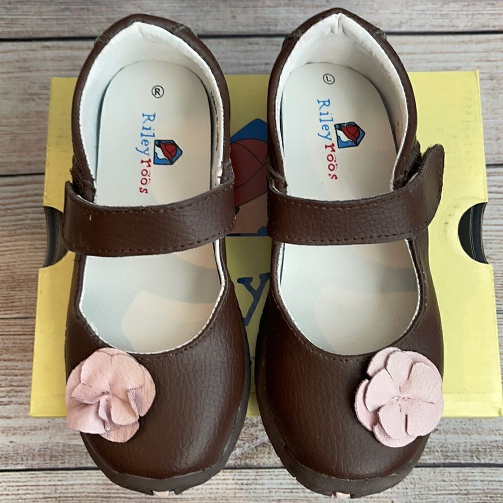 Mary Jane Style Shoes